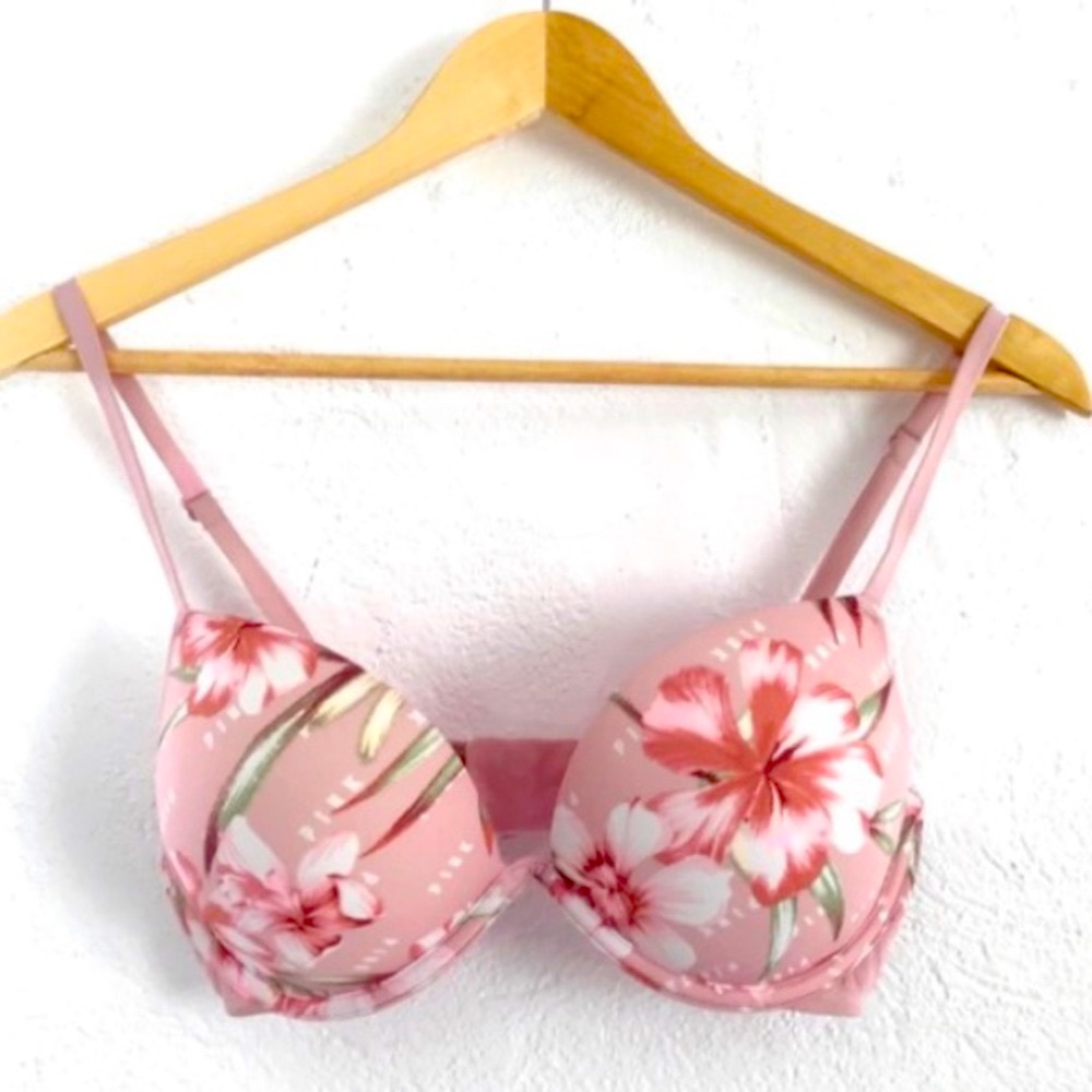 Wear everywhere Victoria’s Secret bra